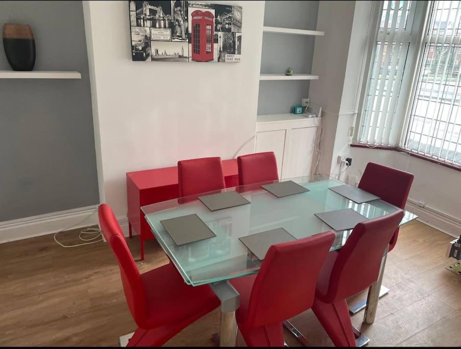 Wv1 Budget Contractor Stays- 5 Beds - Discounts Ok วุลฟ์เวอร์แฮมป์ตัน ภายนอก รูปภาพ