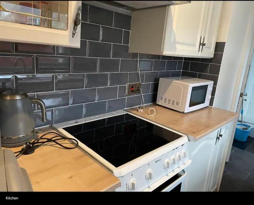 Wv1 Budget Contractor Stays- 5 Beds - Discounts Ok วุลฟ์เวอร์แฮมป์ตัน ภายนอก รูปภาพ